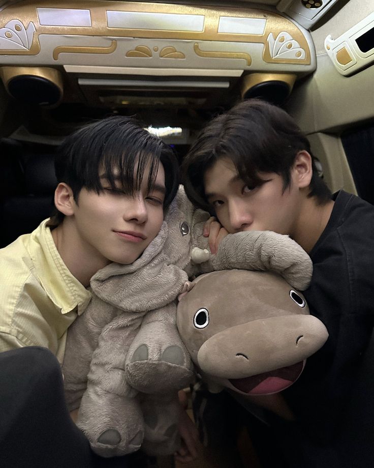 heeavenkitty's tweet image. I hope my JimmyOhm r doing ok, I know that both of them still love and respect each other no matter what. For me, I always loved the way they treated each other—the bond between them. I'll always support u both in whatever you decide to do.
#JimmyOhm, thanks for all the memories.