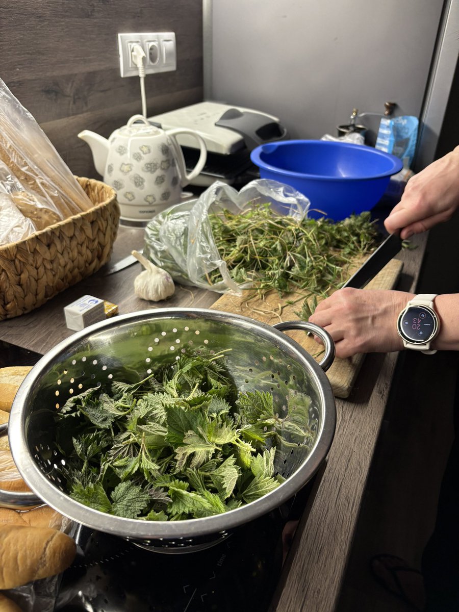 Zhýralej chlápek tweet media