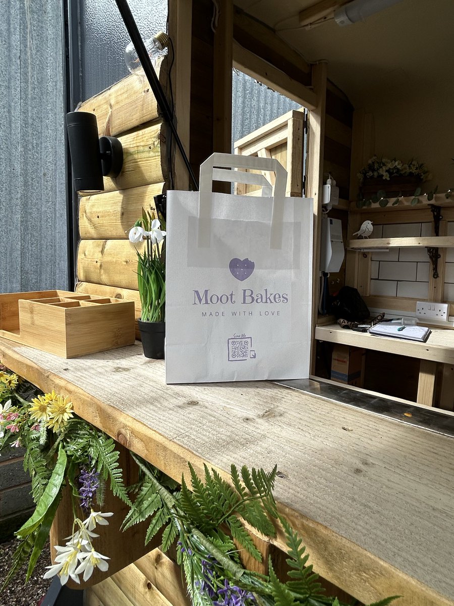 Moot Bakes tweet media