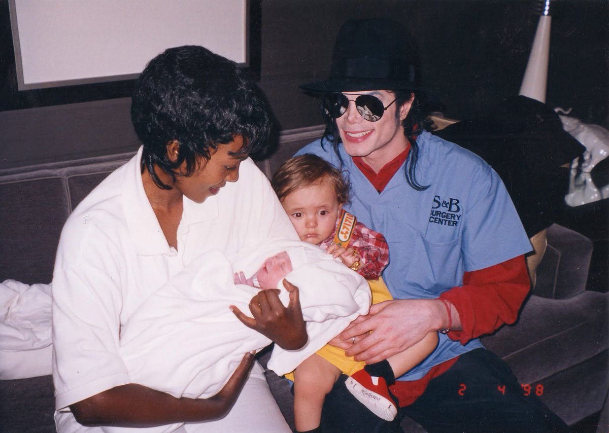 ra | MICHAEL MOVIE tweet media