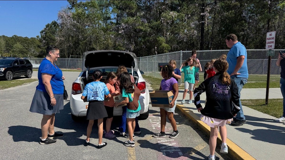 LWSNews's tweet photo. BREAKING: Josiah Light spotted mentoring intercity kids. https://t.co/96u63sm1Pv