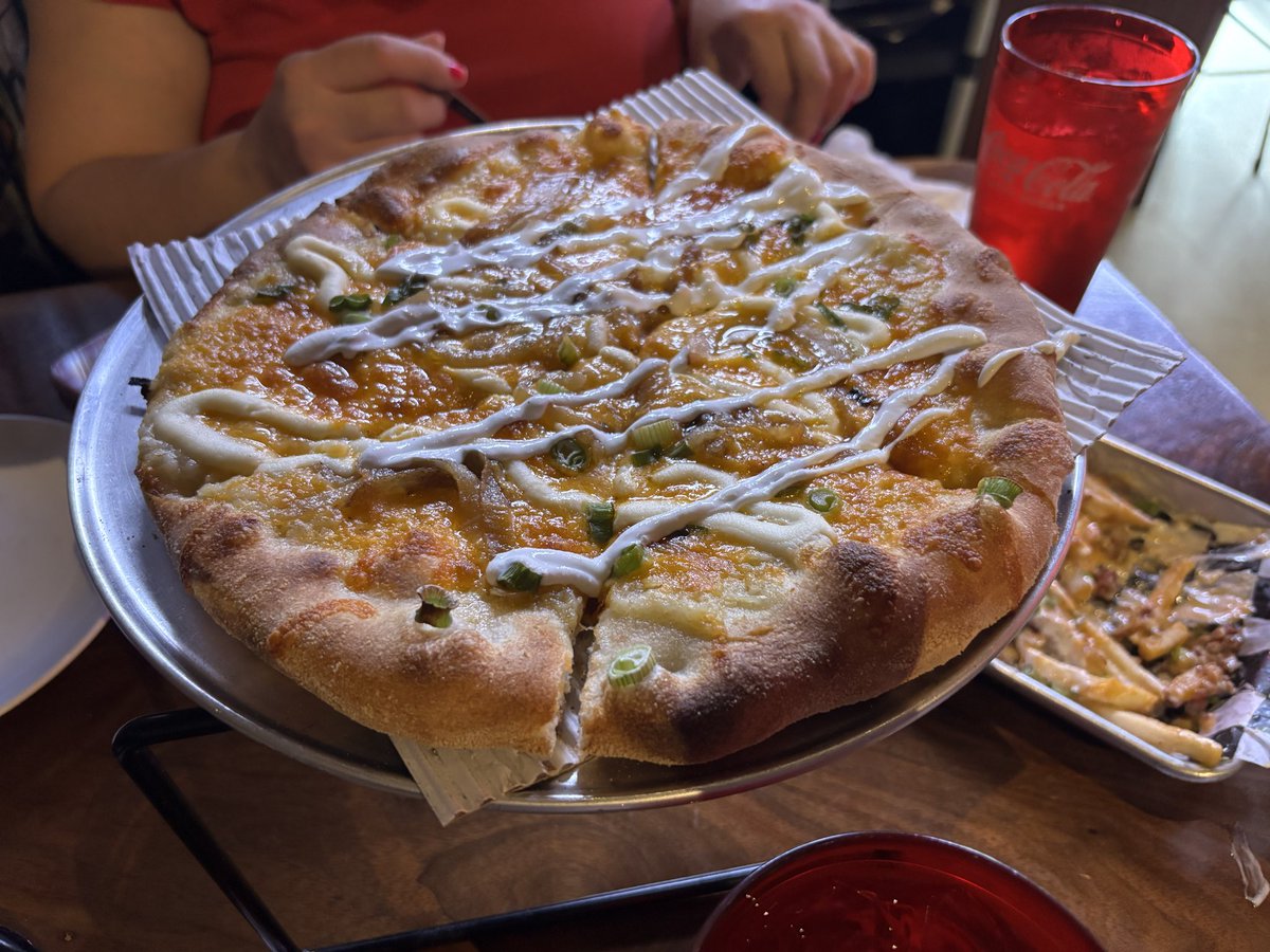 JenXVintage73's tweet image. Hey yo Pizza 216!

Give us all the pierogi pizza goodness!!
#CLE 
#OpeningDay 
LFG #Guardians !!
#ForTheLand