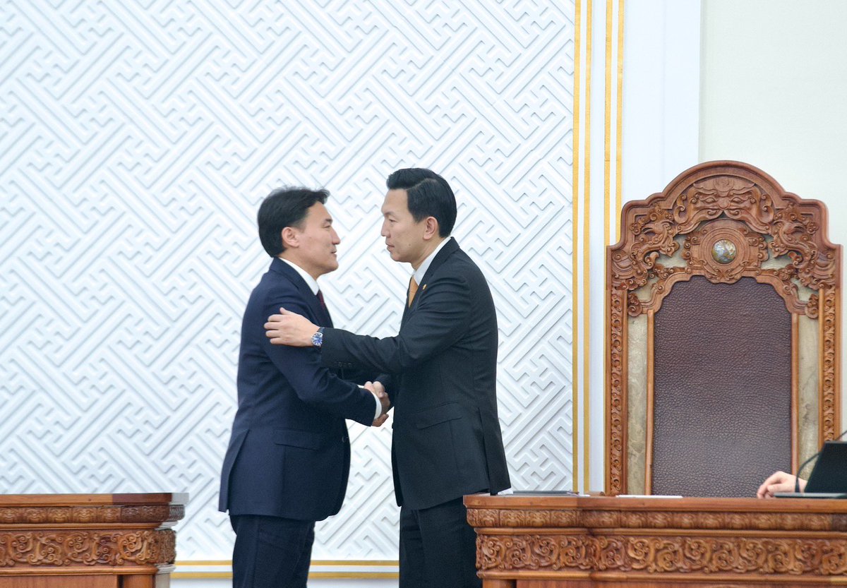 Гонгорын Дамдинням tweet media