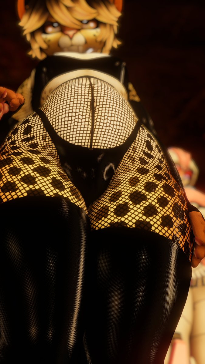 nom nom 🔞 tweet media