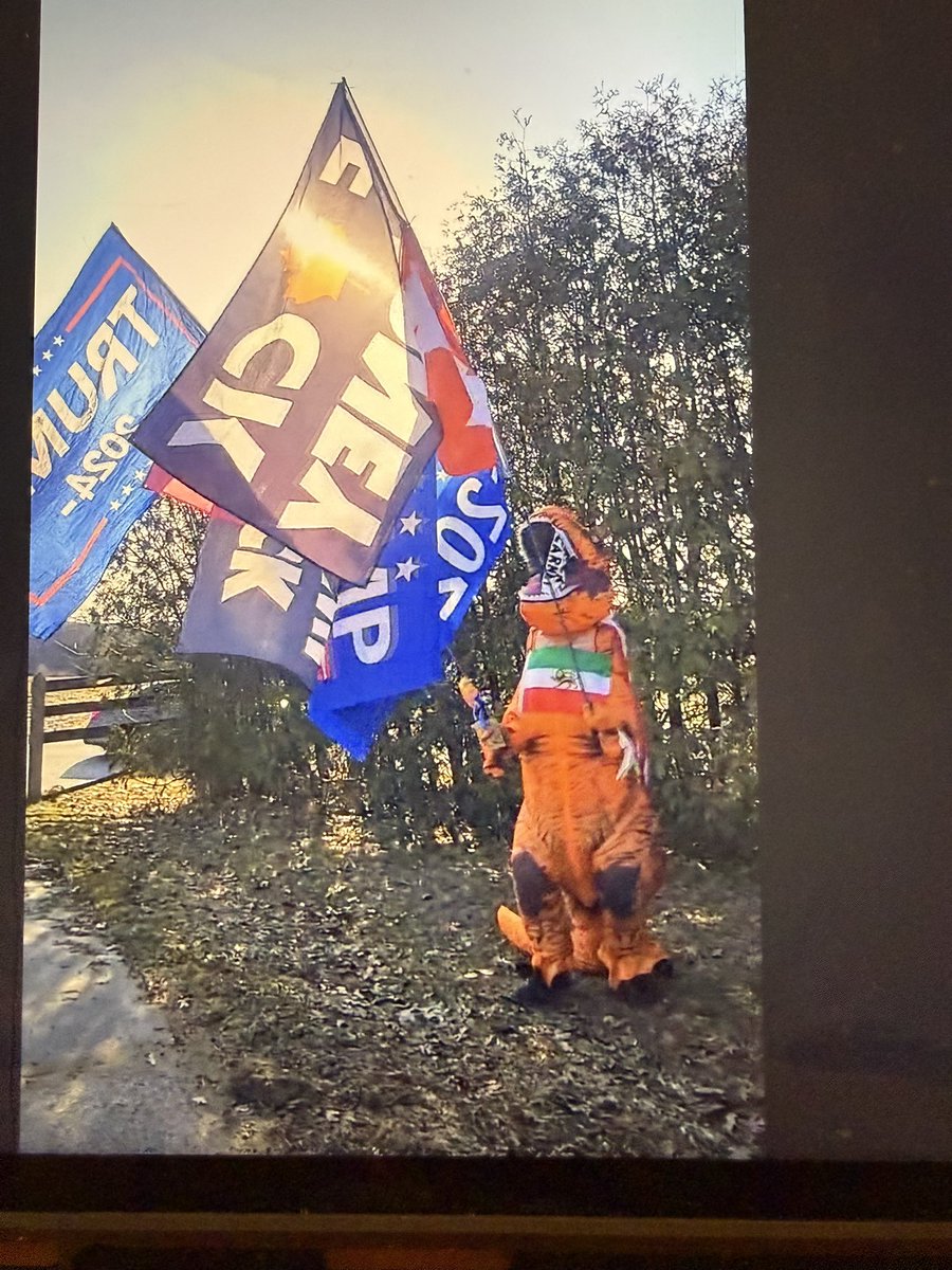 LadySquibbles16*DONNA MARTIN GRADUATES tweet media