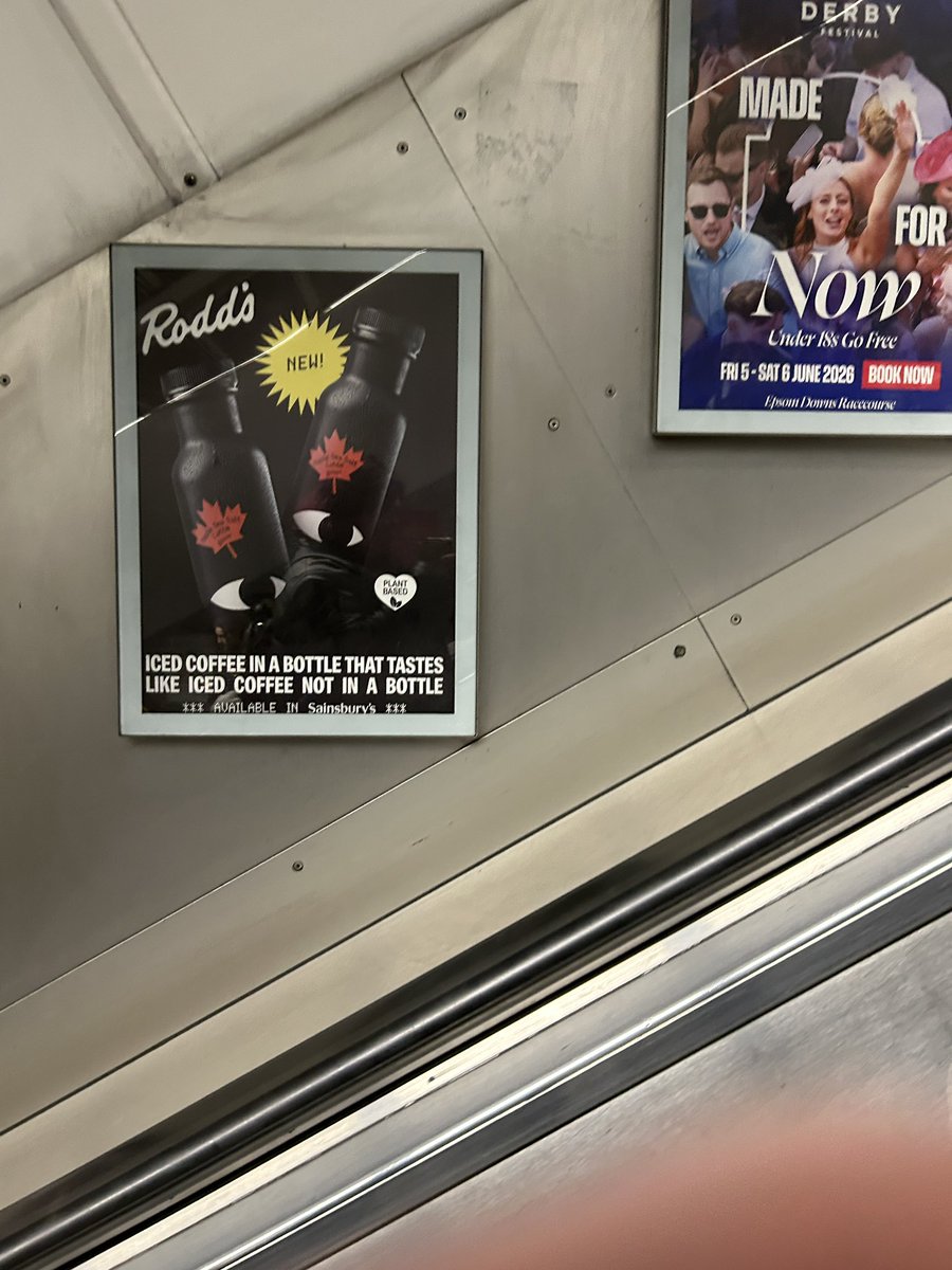 mantarayfae's tweet photo. on the fucking tube?? https://t.co/YvlgQR7hro