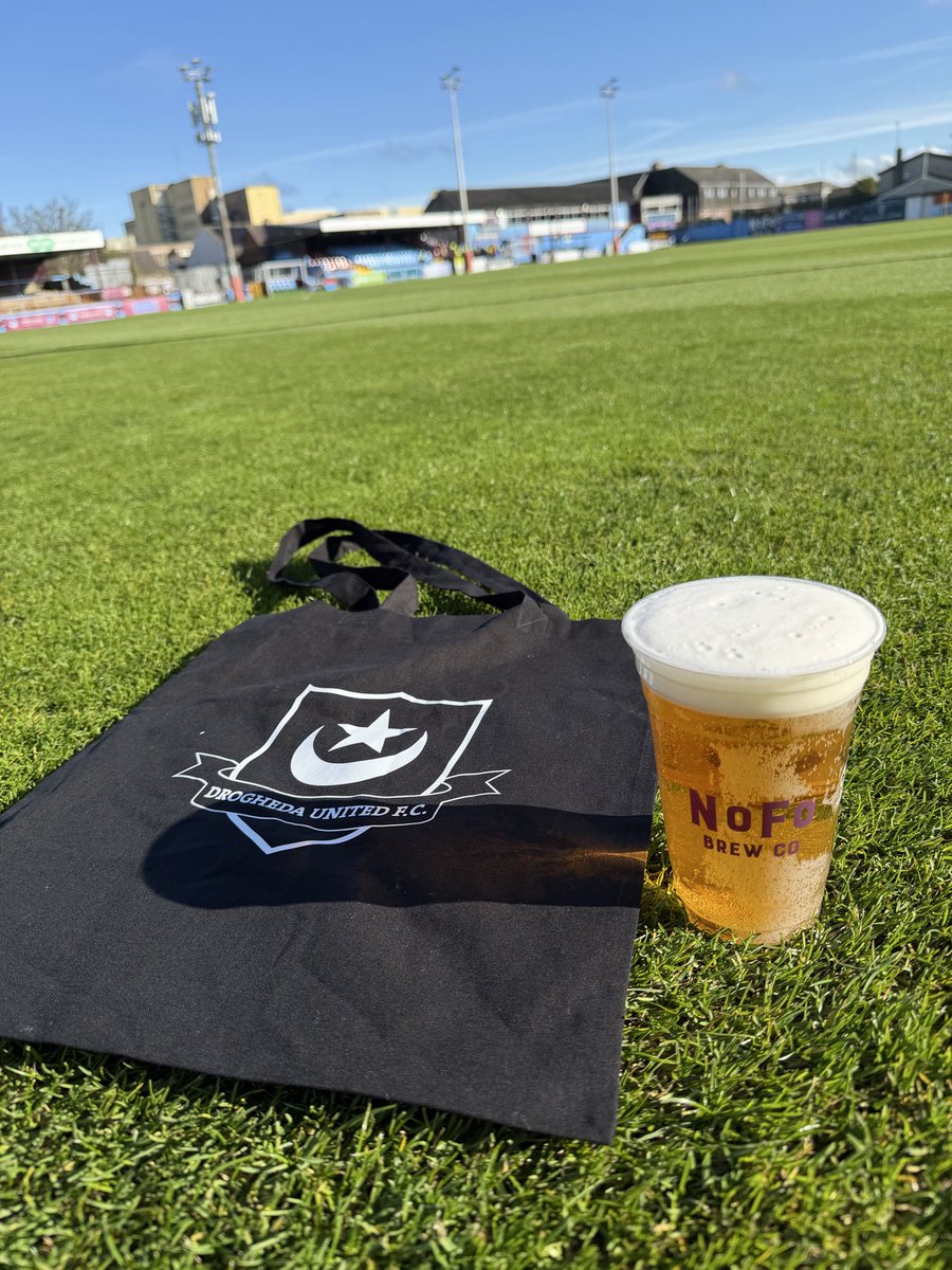 NoFoBrewCo's tweet photo. It’s 5:00 somewhere #WeAreDrogs 🔵🟣 @DroghedaUnited https://t.co/oc6JS7x9pe