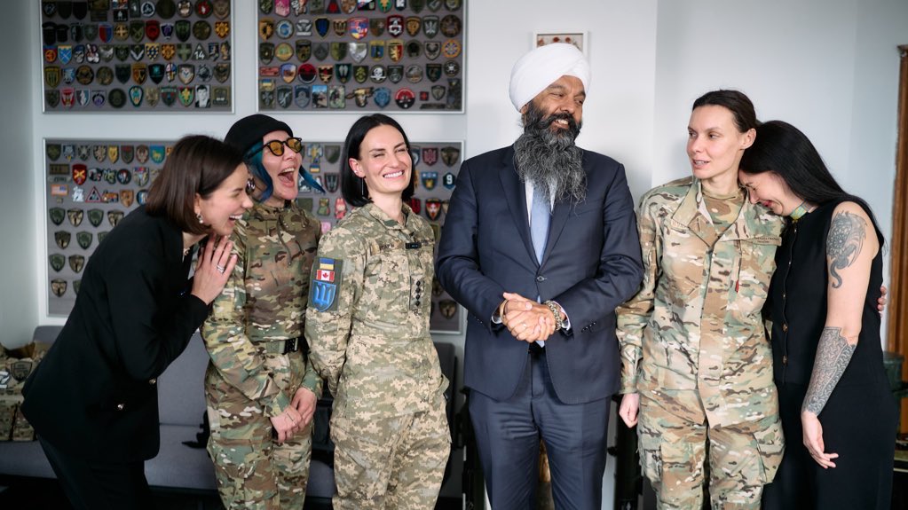 randeepssarai's tweet photo. Ukraine has had the largest number of women in the world involved in active combat since WW2. The women I met in Kyiv at #ArmWomenNow are inspirations, fighting for their country on the front lines and for better supports for women who have returned home. https://t.co/DwMrpM3Wtw