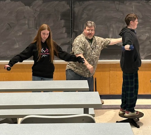rsu18's tweet photo. Eighth graders at China Middle School had the opportunity to visit the University of Maine at Orono for an immersive STEM exploration day. #WeAreRSU18 #ChinaClippers
https://t.co/WYiosYrBJU https://t.co/JXSF1nIIJx