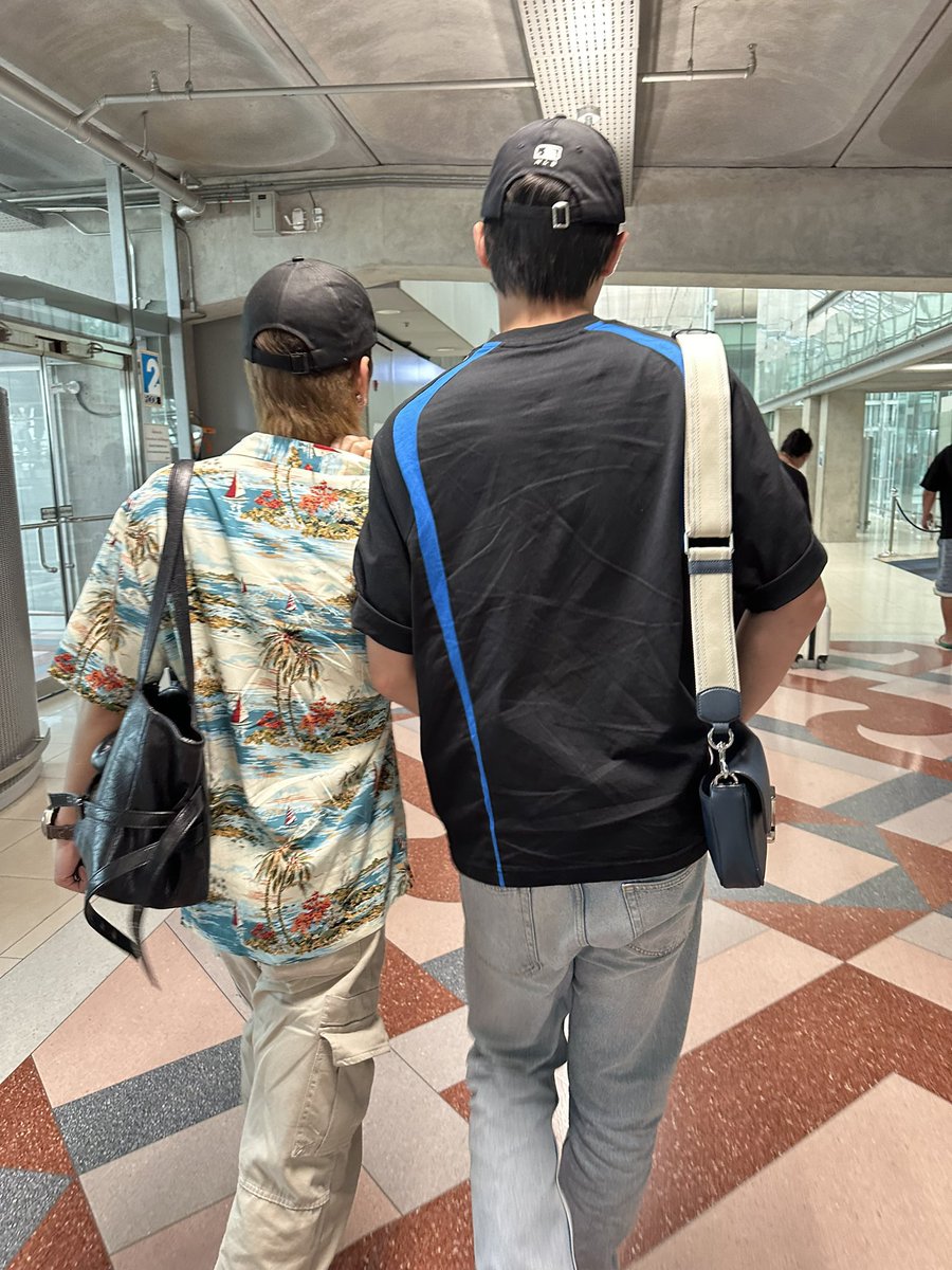 น้อน🍕 · งดบิน tweet media