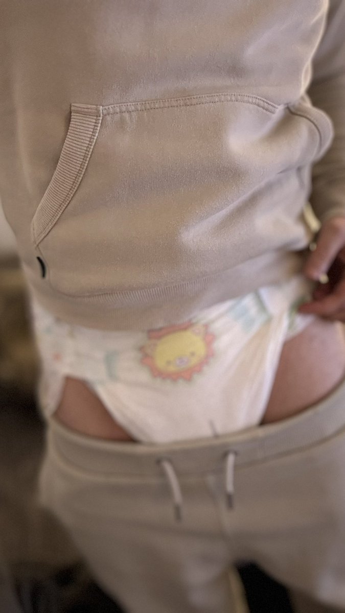 Padded vlog // more often padded tweet media