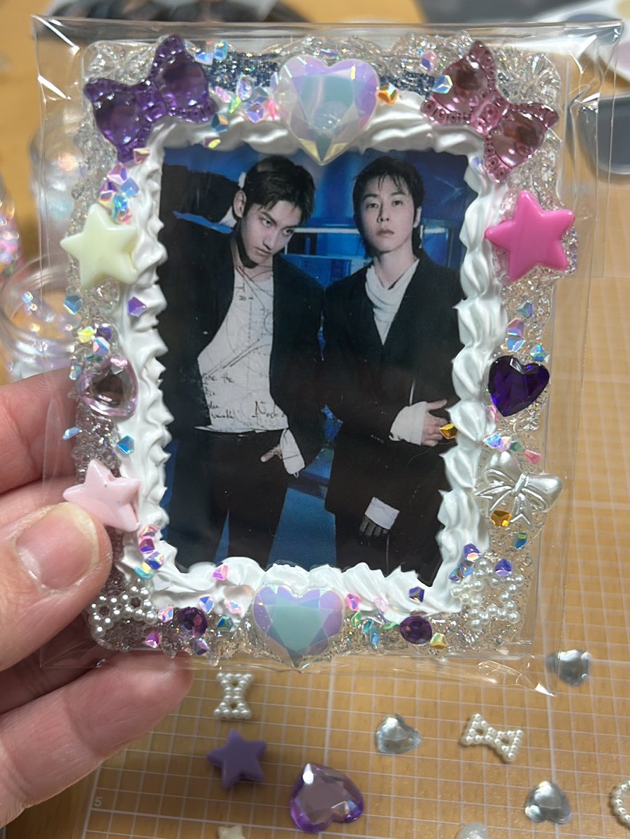 Aniitaz's tweet photo. ソンムル準備中🫣🔥
19個生産予定だけど…配布先あるかな?😂
全部色違い+中のトレカも違う仕様です📸✨
受け取ってくれる方いたらぜひ🫶
#東方神起 #thsk
#日産スタジアム
#REDOCEAN https://t.co/SWzkathA0Z