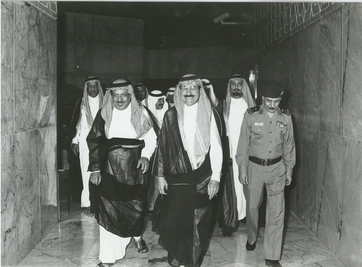 #صورة_اليوم 
من ذكريات #امارة_منطقة_الرياض 
صوره تجمع صاحب السمو الملكي الامير #سطام_بن_عبدالعزيز  عندما كان رحمه الله نائب امير منطقة الرياض ووالدي #عبدالله_البليهد  حفظه الله كان وقتها وكيل امارة منطقة الرياض