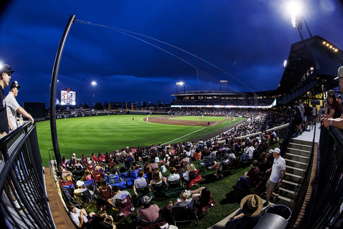 HailStateBB's tweet photo. Back at it tonight under the lights https://t.co/OOSl22ay9M