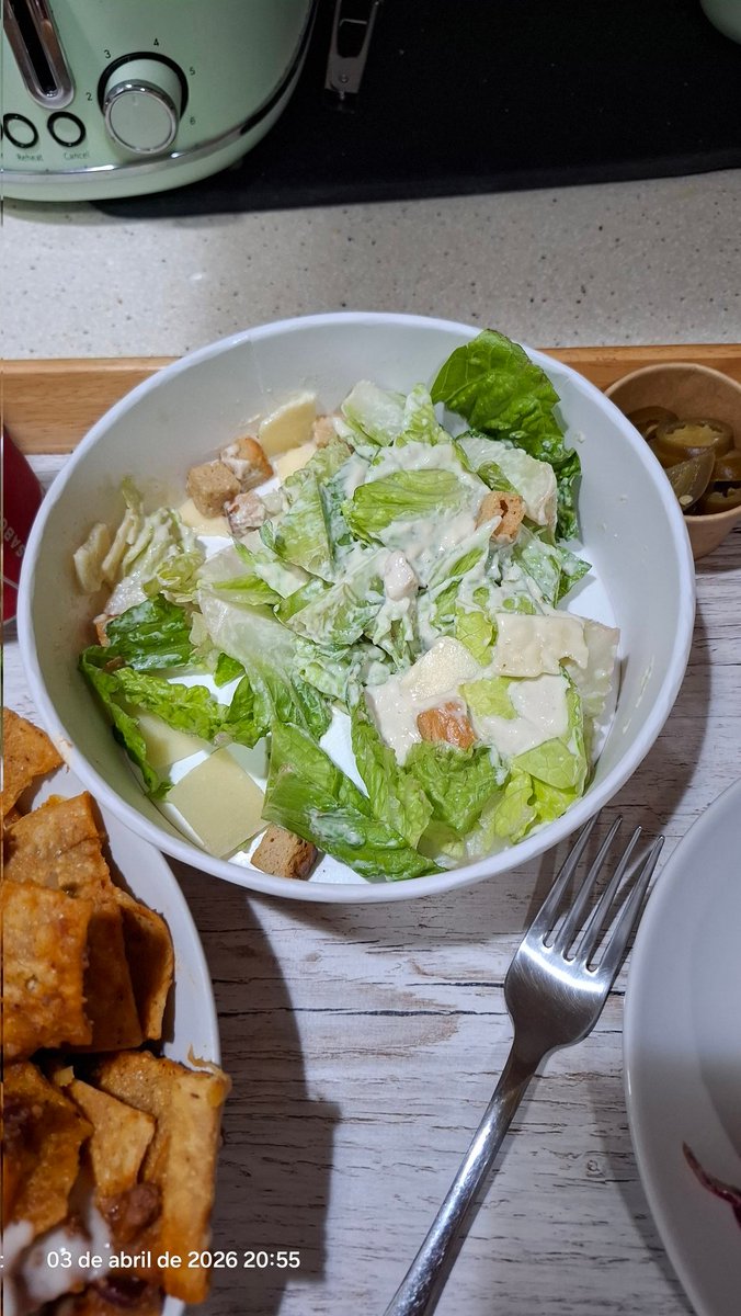 Es una auténtica vergüenza que en <a href="/fosterhollywood/">Fosters Hollywood</a> te manden a casa una ensalada así, casi sin contenido. Siendo miembro del club #by no vuelvo a pedir más