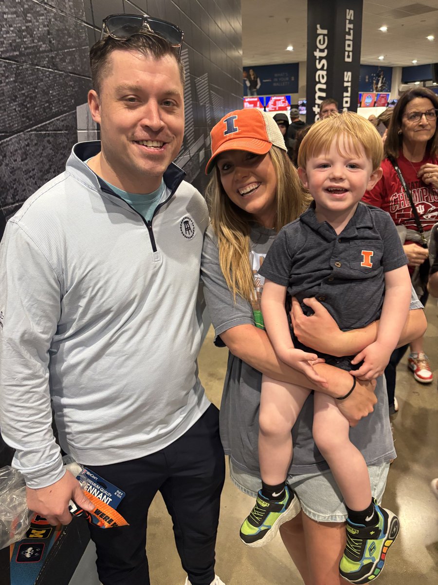 nchance33's tweet photo. Makin memories! Thanks for the pic Bosco! @OhioTate @barstoolsports https://t.co/4eTy3Mb2lc