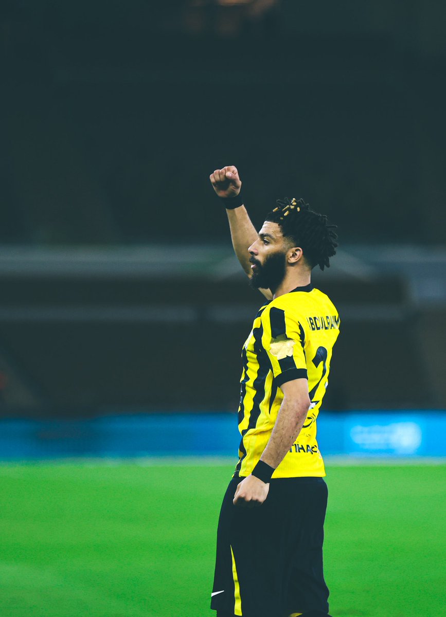 EssaA7mad's tweet photo. 📸😎

عند الشدائد تظهر معادن الرجال ( 24 ) 💛

#الاتحاد_الحزم https://t.co/4nKOzYP0rC