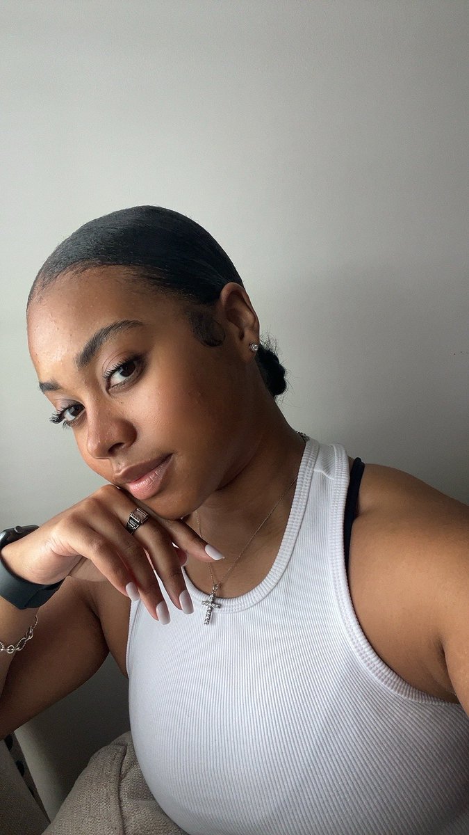 ErinNicole tweet media