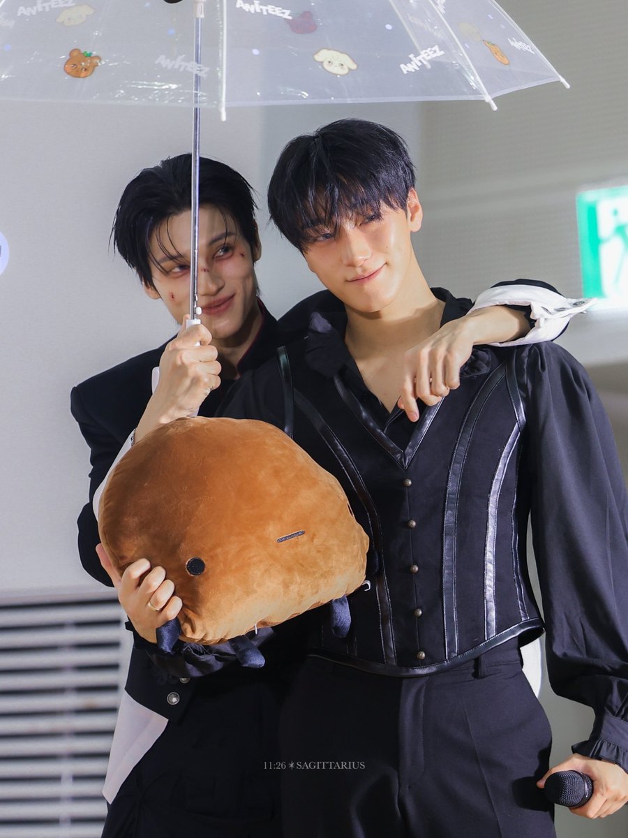 riven 🌊 tweet media