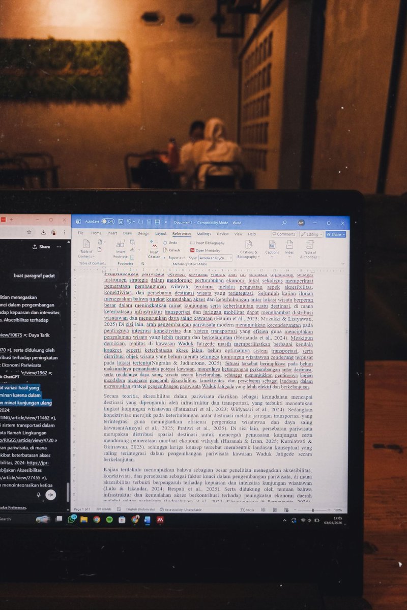 mochilalate's tweet photo. menikmati nyusun pendahuluan jurnal. prinsip ak adalah kerjain aja tiap hari sampe gumoh. yang penting lulus dan selesai eakkk🌛🤢 https://t.co/QadcXmFUDW