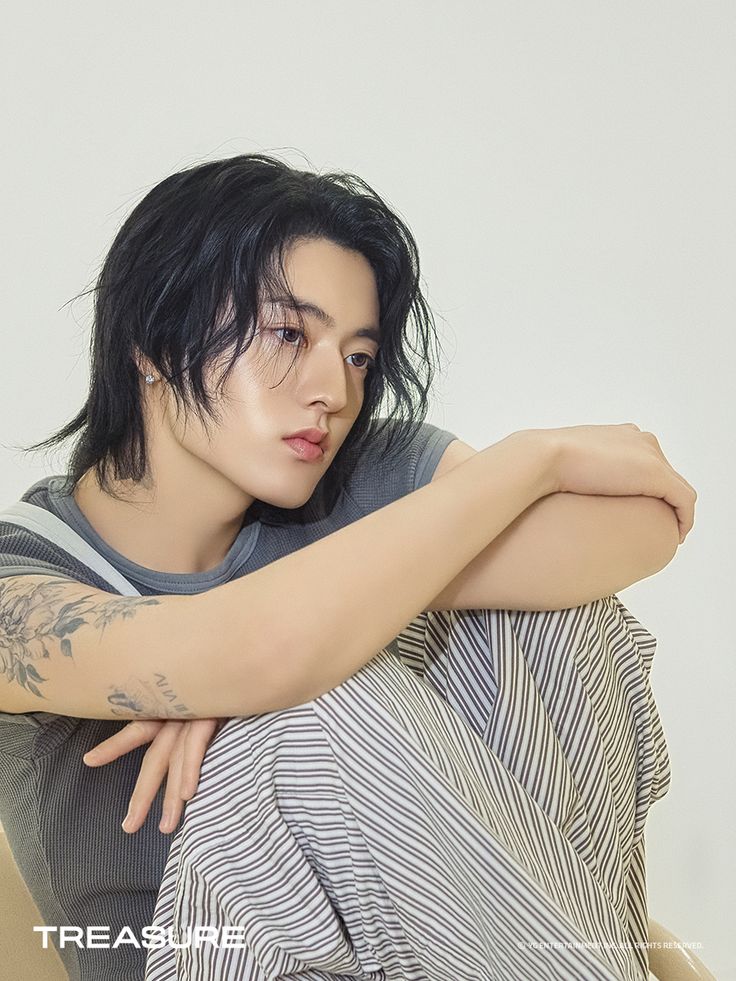 mari🦕 tweet media