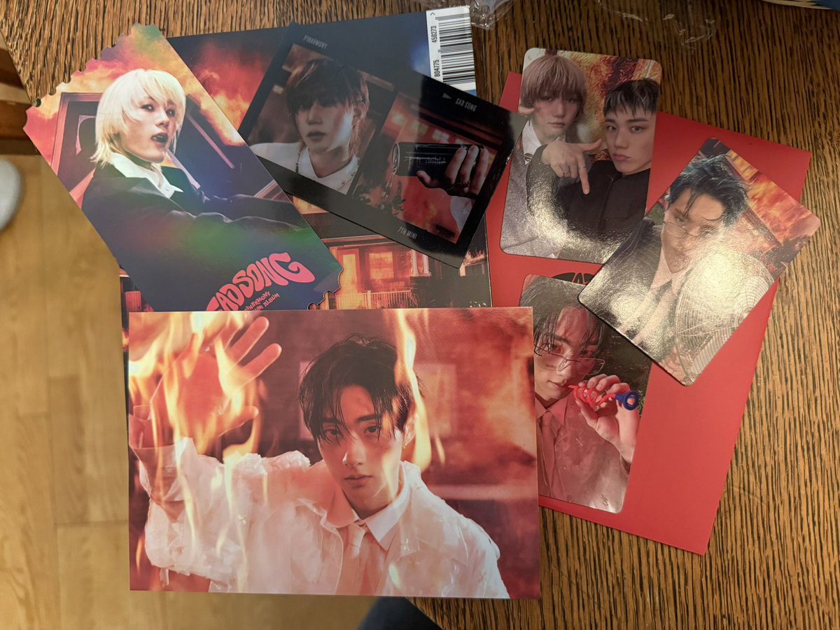 my bf bought me the sadsong album and these were my pulls 👅
THIS IS THE FIRST TIME IVE PULLED JIUNG IM HYPED