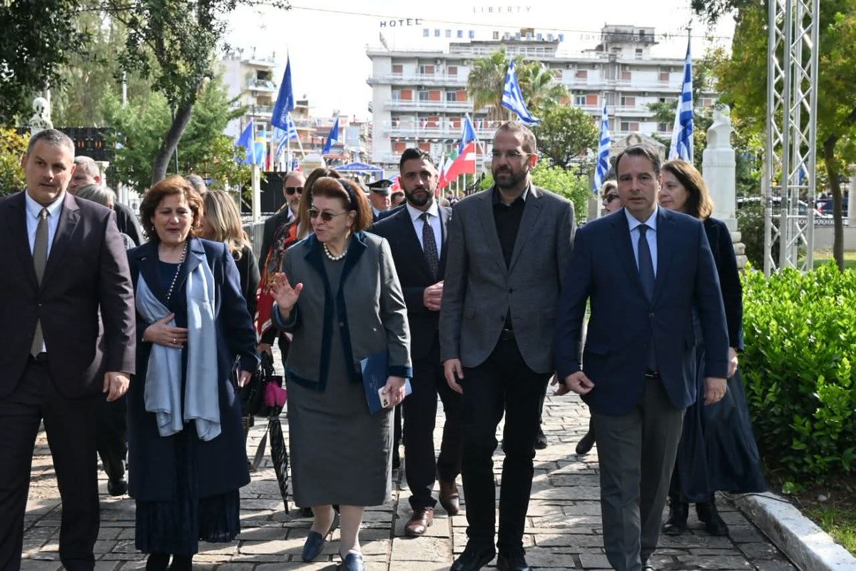 Το Μεσολόγγι δεν είναι απλά ένας τόπος, είναι πυξίδα πορείας και σύμβολο αδούλωτης ψυχής. 
Σήμερα, παρουσία της Υπουργού Πολιτισμού, Λίνας Μενδώνη, τιμήσαμε τα 200 χρόνια από την Έξοδο, φέρνοντας την Ιστορία δίπλα στο Μέλλον με δύο ιστορικές παρεμβάσεις...facebook.com/share/p/1GBhq3…