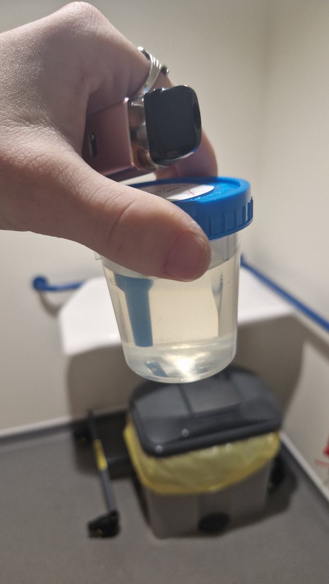 Mr EatItThruTheJeans tweet media