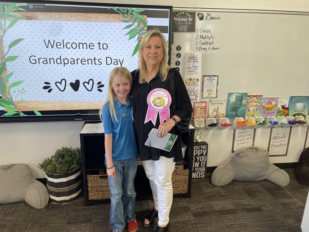 TCSeal's tweet photo. Grandparents Day with Evelyn! 🎉 https://t.co/Ttbxt4YLdk