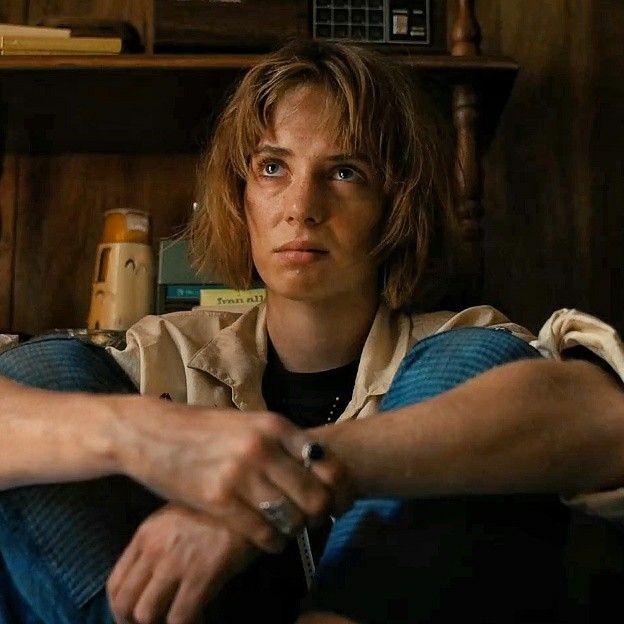 gorgunicornz's tweet image. #thinking about robin buckley s4.. 🚬 yummy