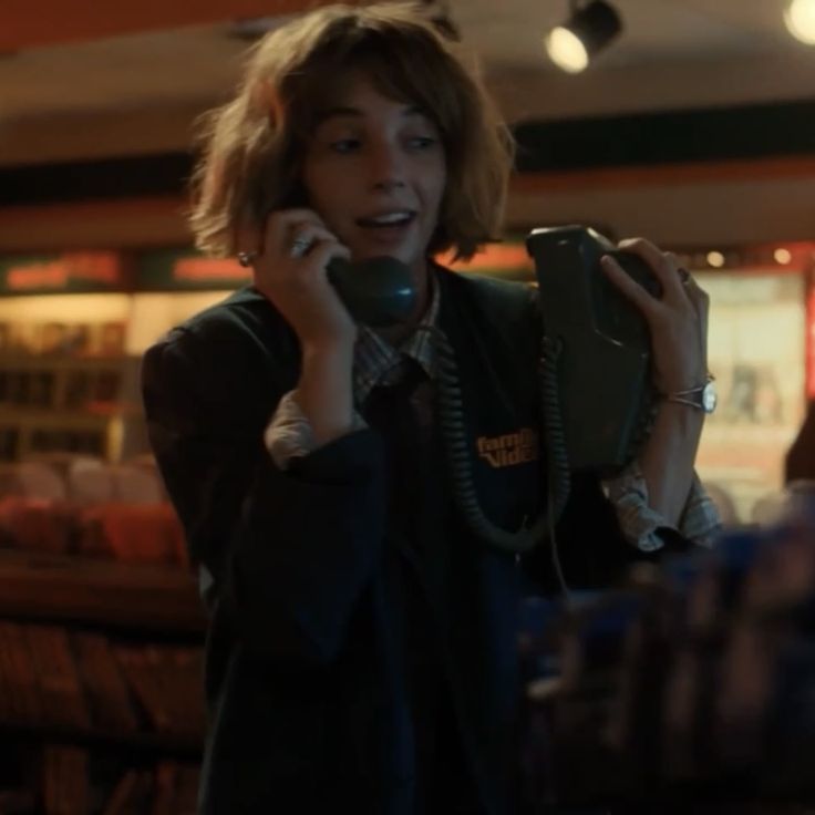 gorgunicornz's tweet image. #thinking about robin buckley s4.. 🚬 yummy