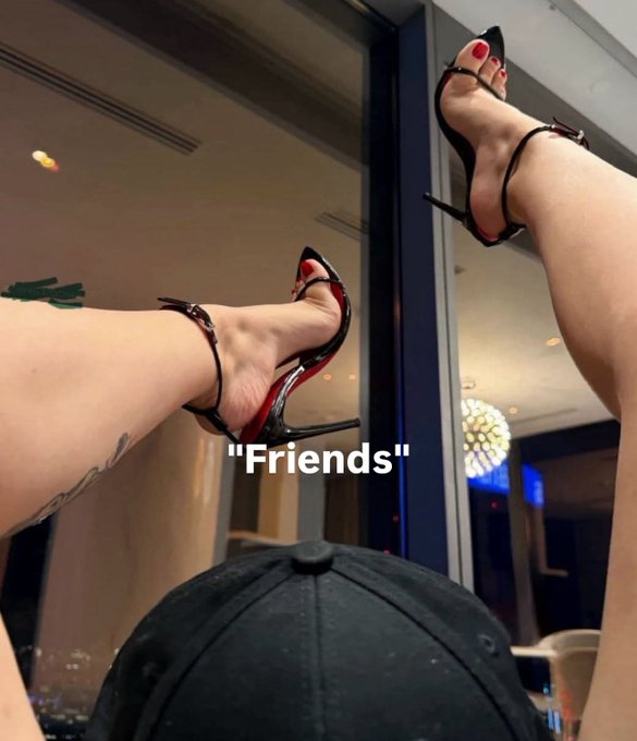 Lara92i 🏴‍☠️ tweet media
