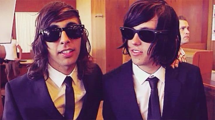 check yes, julia ♱ tweet media