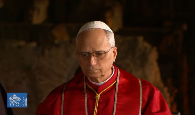 CatholicNewsSvc's tweet photo. Pope Leo XIV carries the cross for all 14 stations to symbolize how he carries the world's suffering in his prayers &amp; invites everyone to walk together with Christ "who suffered for us to give us salvation &amp; life &amp; to seek how we, too, can be bearers of peace &amp; not of hatred." https://t.co/kDXXQhqdPH