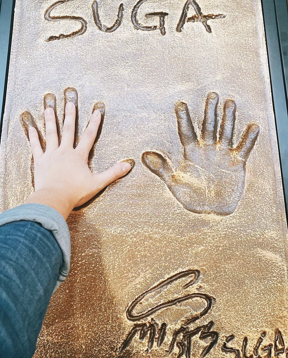CYPHERS_DDAENG3's tweet photo. yoongi 19cm hand 🖐🏻😳 https://t.co/TEjoGvS0Mk