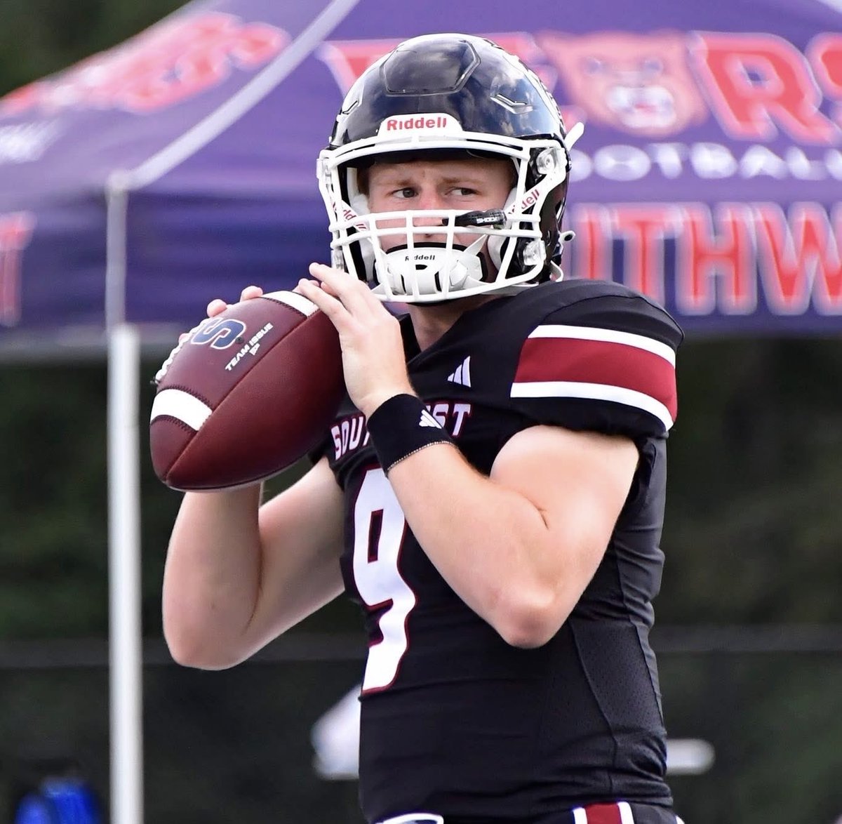 SilasCorder's tweet photo. QB @smccfootball with HC @CoachLGeorge, OCs @bowallace14 &amp; @Earvin_Moore 

- D1 bounceback from @SouthernMissFB
- ⭐️⭐️⭐️ from @PascagoulaFB (Record Breaker)
- Scholar Athlete
- Trained with @QBCountry 

DMs open. Film: https://t.co/09DKWc92Ei https://t.co/OZnHuuBm5F