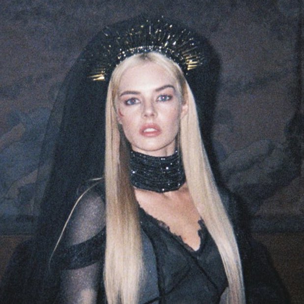 abbie 🧛🏼♀️ tweet media