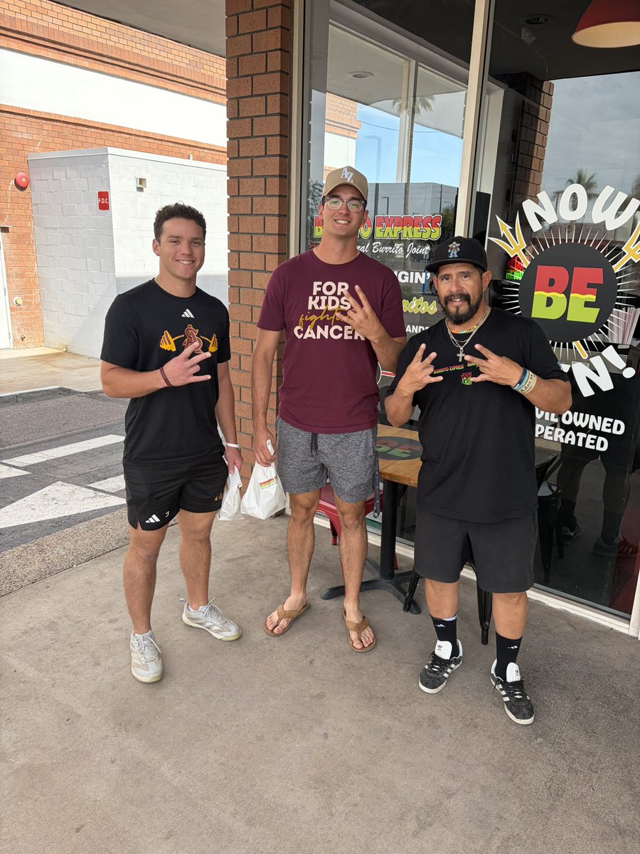 Burritoexp's tweet photo. On mom, we appreciate every single one of yall who came in for your free Bean and Cheese burrito yesterday. We gave away 277 yesterday. We wanna be the greatest QSR in history. Much love homies, fr fr❤️
#supportlocal #devilssupportdevils https://t.co/17QQYuRjJA