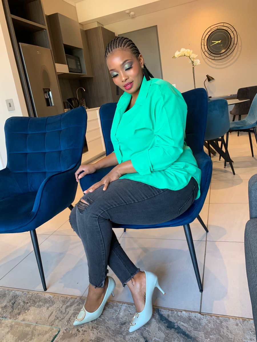 ModipiK's tweet photo. I am a proud Thinker 
#Thandekathewomanking 
#thandekaTshabalala
#ThandekaTheBRAND https://t.co/bf5amN2QCN
