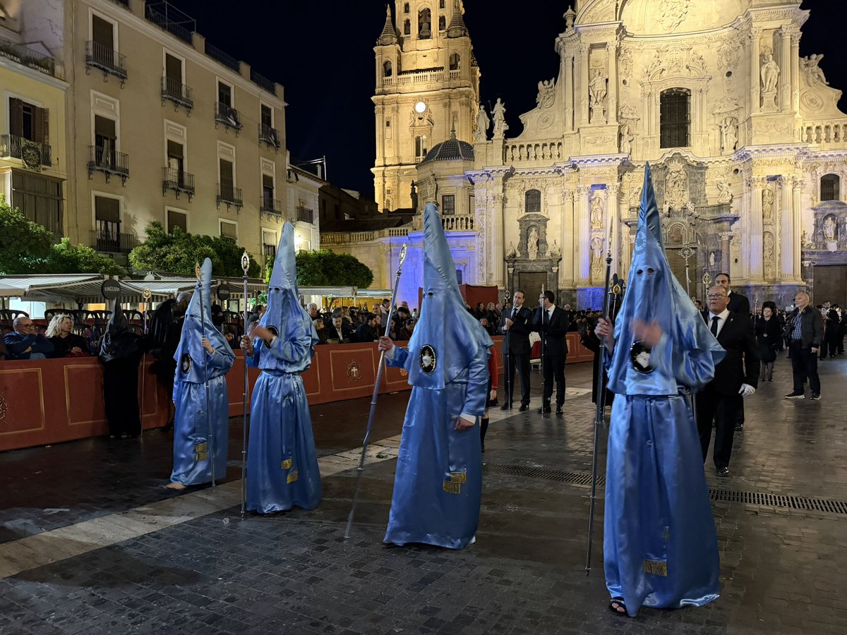 CURIOSIDADES | La <a href="/ServitasMurcia/">Cofradía de Servitas</a> estrena cuatro túnicas de color azul que caracterizaban a esta cofradía desde 1859 hasta 1975. Prueba de ello lo encontramos en la pintura de la cúpula del Santuario de la Virgen de la Fuensanta
#InfoOficial #SSantaMurcia26
