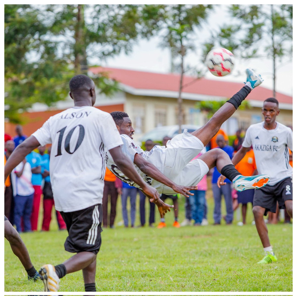 𒆜OS 📸🇺🇬 tweet media