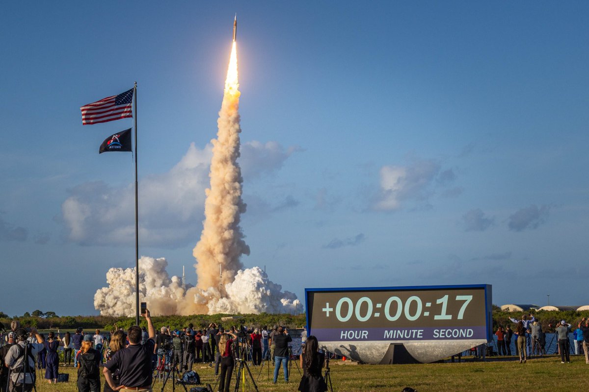 EAA's tweet image. We have liftoff! 🚀 Take a look at these incredible photos from Wednesday's Artemis II launch, captured by longtime EAA volunteer photographer Michael Steineke.

We’re wishing the crew a safe journey.

Godspeed, Artemis II!

#NASA #ArtemisII #SLS #MoonMission #SLSRollout