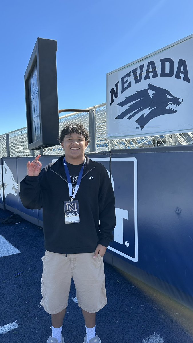 2JaydenGonzalez's tweet photo. Great time watching spring practice this morning thank you for inviting me out and showing so much hospitality! @NevadaFootball @BJ_Robrtsn @Joey_thomas24_ @NevadaRecruits @CoachChoateFB @AustinDArmond @jim_mastro #GoPack https://t.co/1uBOXNTAfU