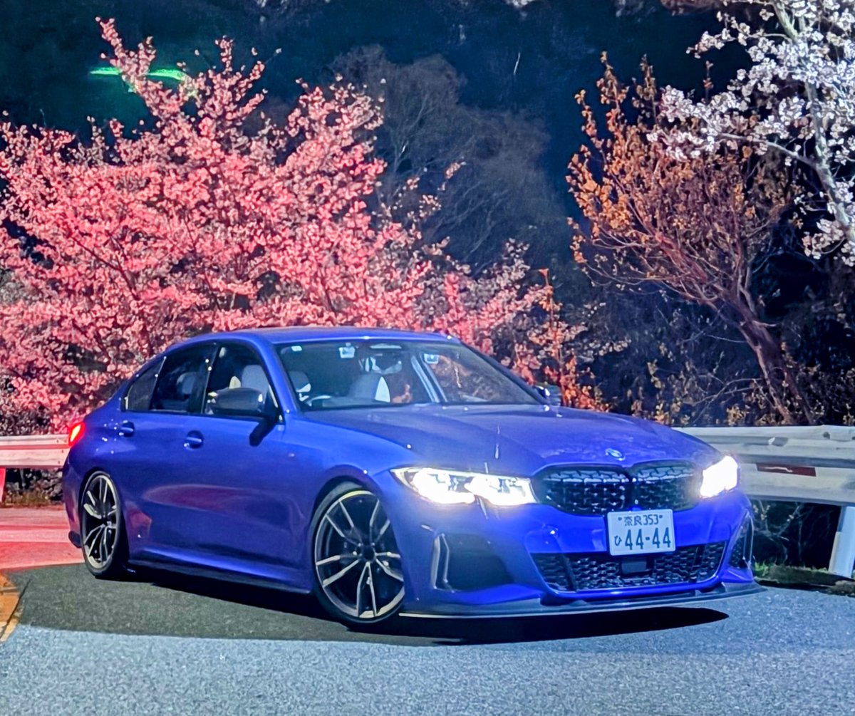 funkytequila's tweet photo. 対極のコントラスト

#桜と車
#ナイトフォト
#愛車撮影
#BMW
#M340i
#ポルティマオブルー https://t.co/dDvZDCt1sV