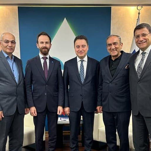 Değerli genel başkanım;
yeni yaşınızı kutluyor sağlıklı yaşam diliyorum.
Deva ailesi
ile olan güzel birlikteliğimizin hayırlara vesile olmasını temenni ediyorum.<a href="/alibabacan/">Ali Babacan</a> 
<a href="/devapartisi/">DEVA Partisi</a> 
<a href="/demokrasi25/">DEVA Medya</a>