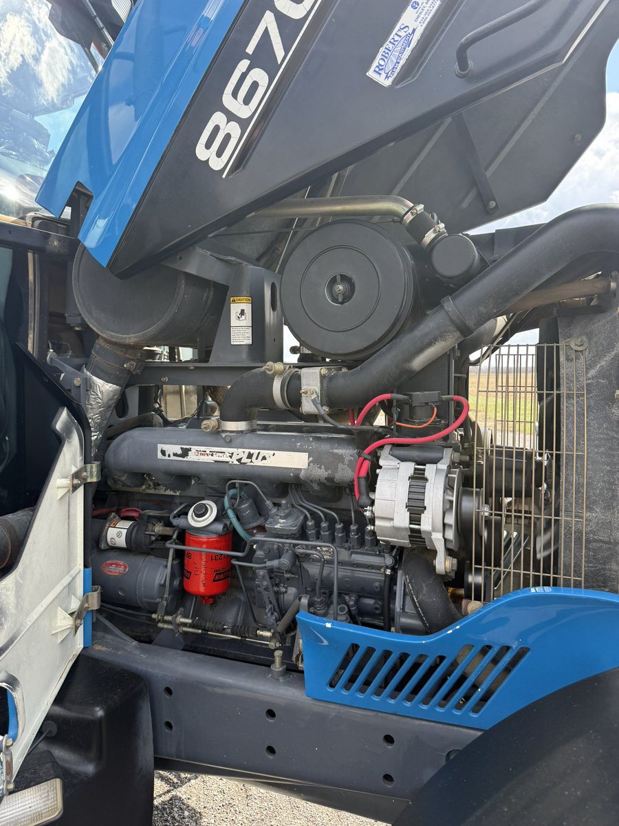 Delawarefarms's tweet photo. Selling our super clean 98 New Holland 8670 Genesis tractor if anyone is looking. RT’s appreciated https://t.co/Bmf2zukass