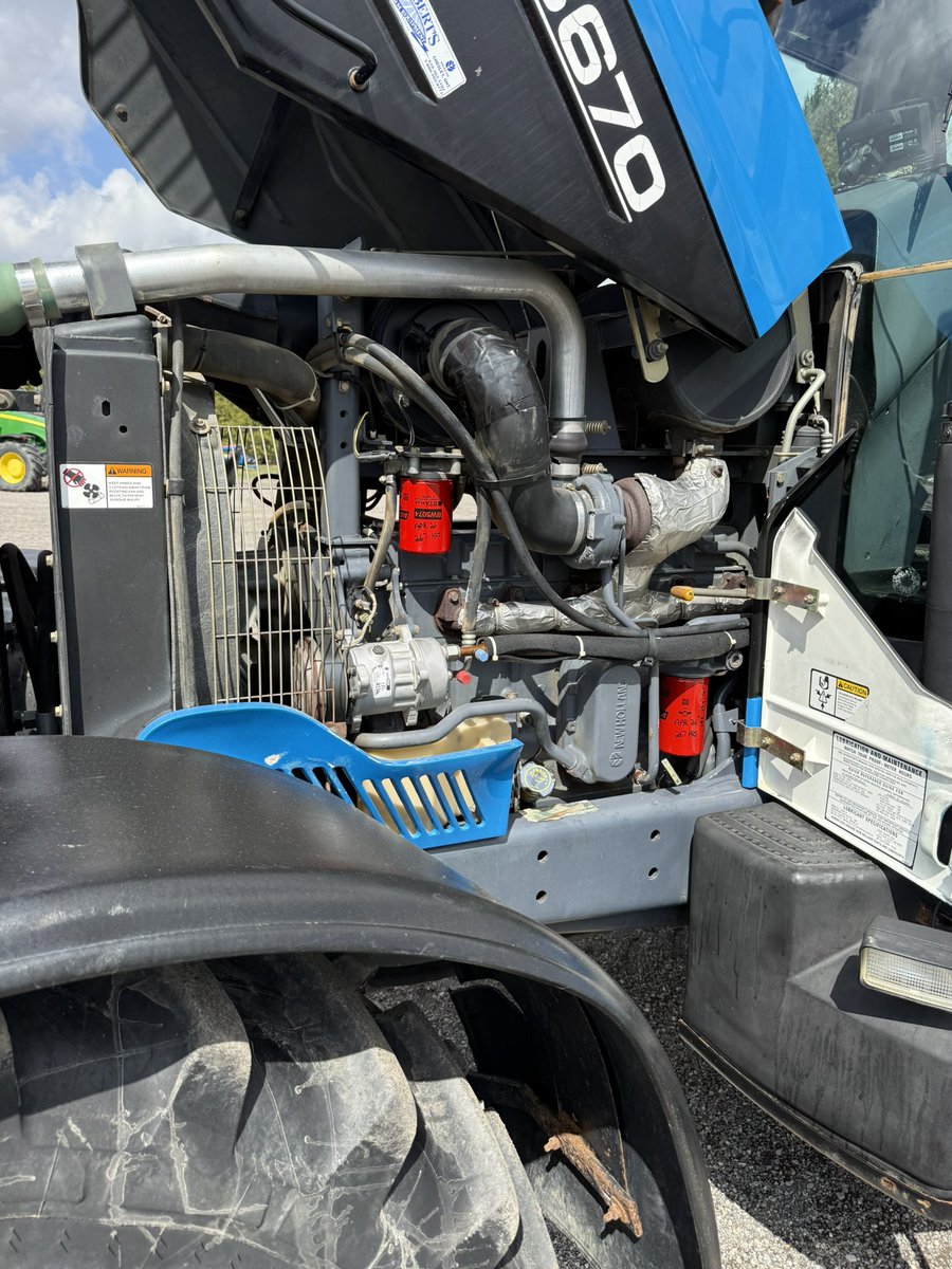 Delawarefarms's tweet photo. Selling our super clean 98 New Holland 8670 Genesis tractor if anyone is looking. RT’s appreciated https://t.co/Bmf2zukass