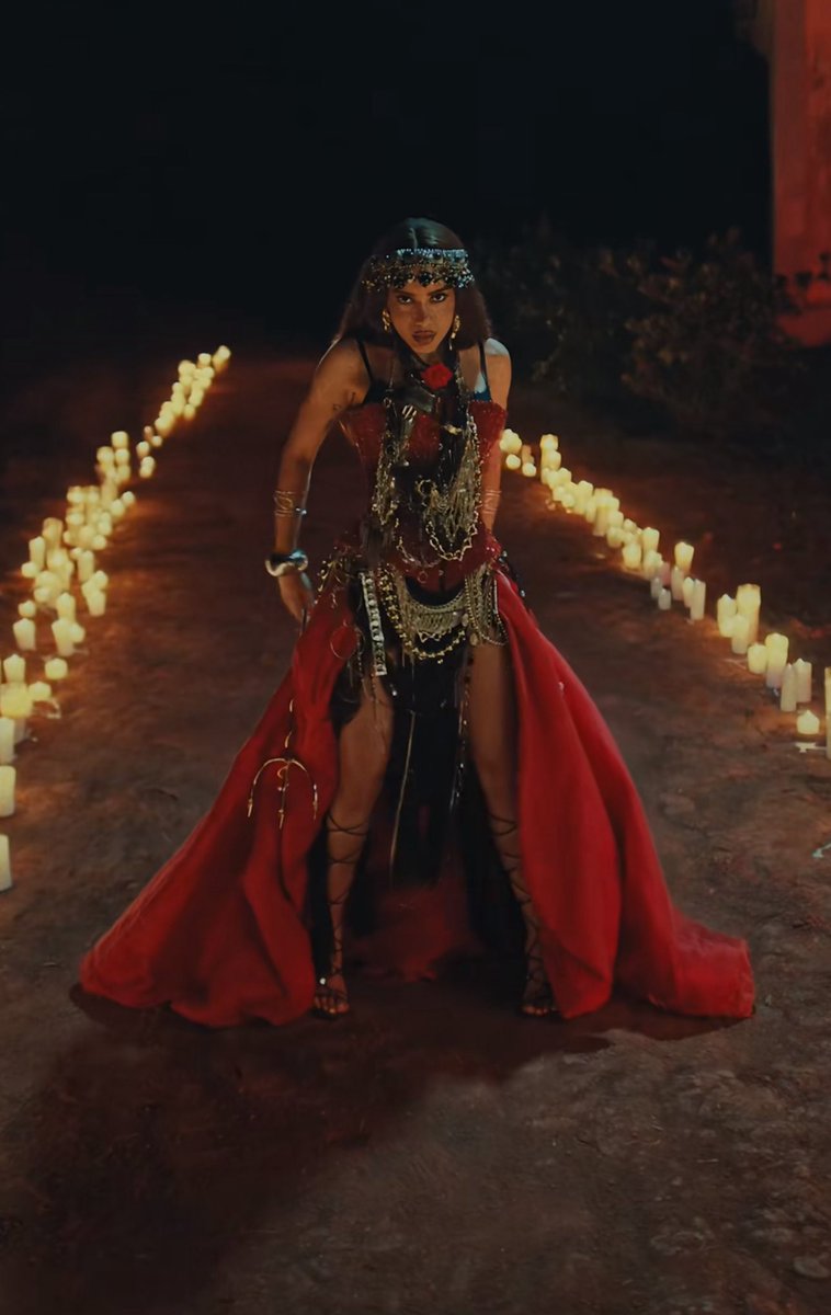 Anitta homenageia Exu em seu novo álbum Equilibrium.