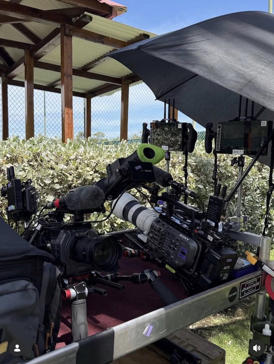 DylpickleBunny's tweet image. Bad bunny’s #team still filming something in Puerto Rico!!!