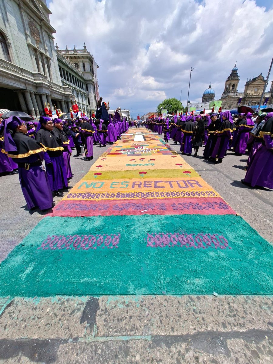 Walter Mazariegos no es rector. 
#SemanaSanta2026